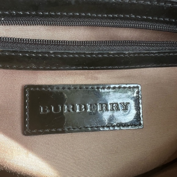 Classic Novacheck Burberry Tote - Picture 8 of 9
